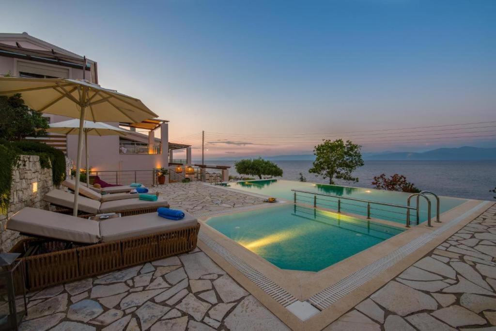 Sea View With Pool Apartment Gaios