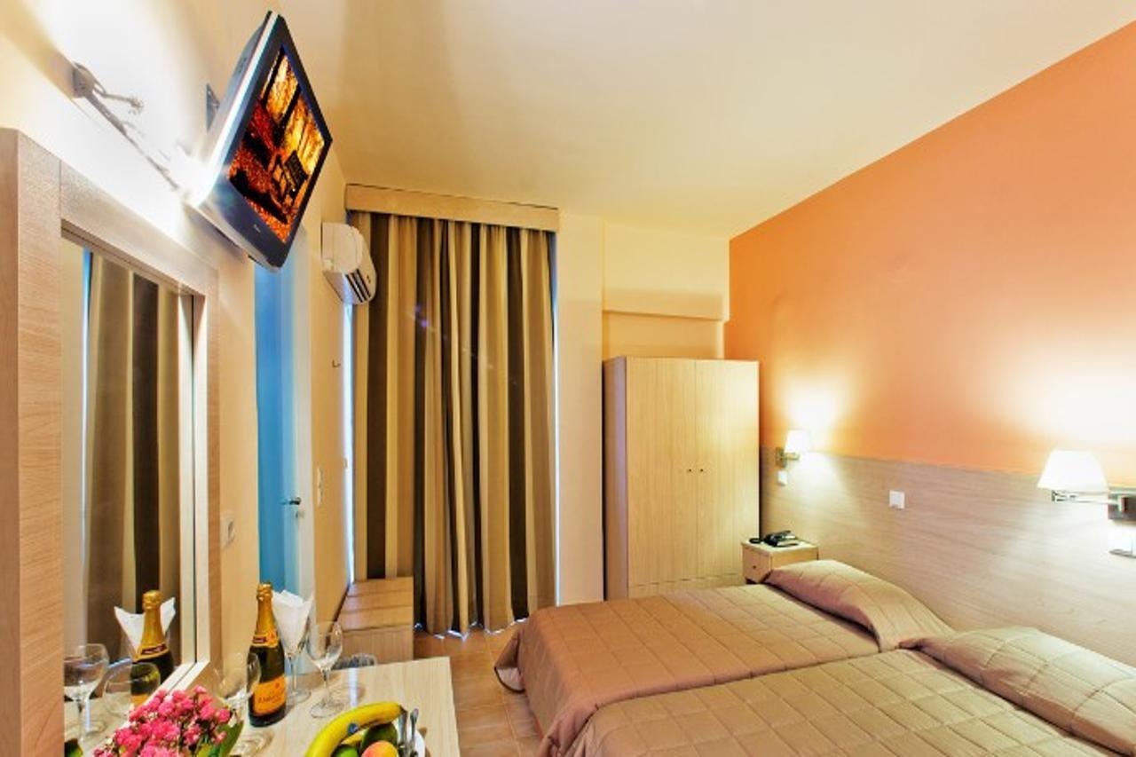 Ambassador Hotel 2*