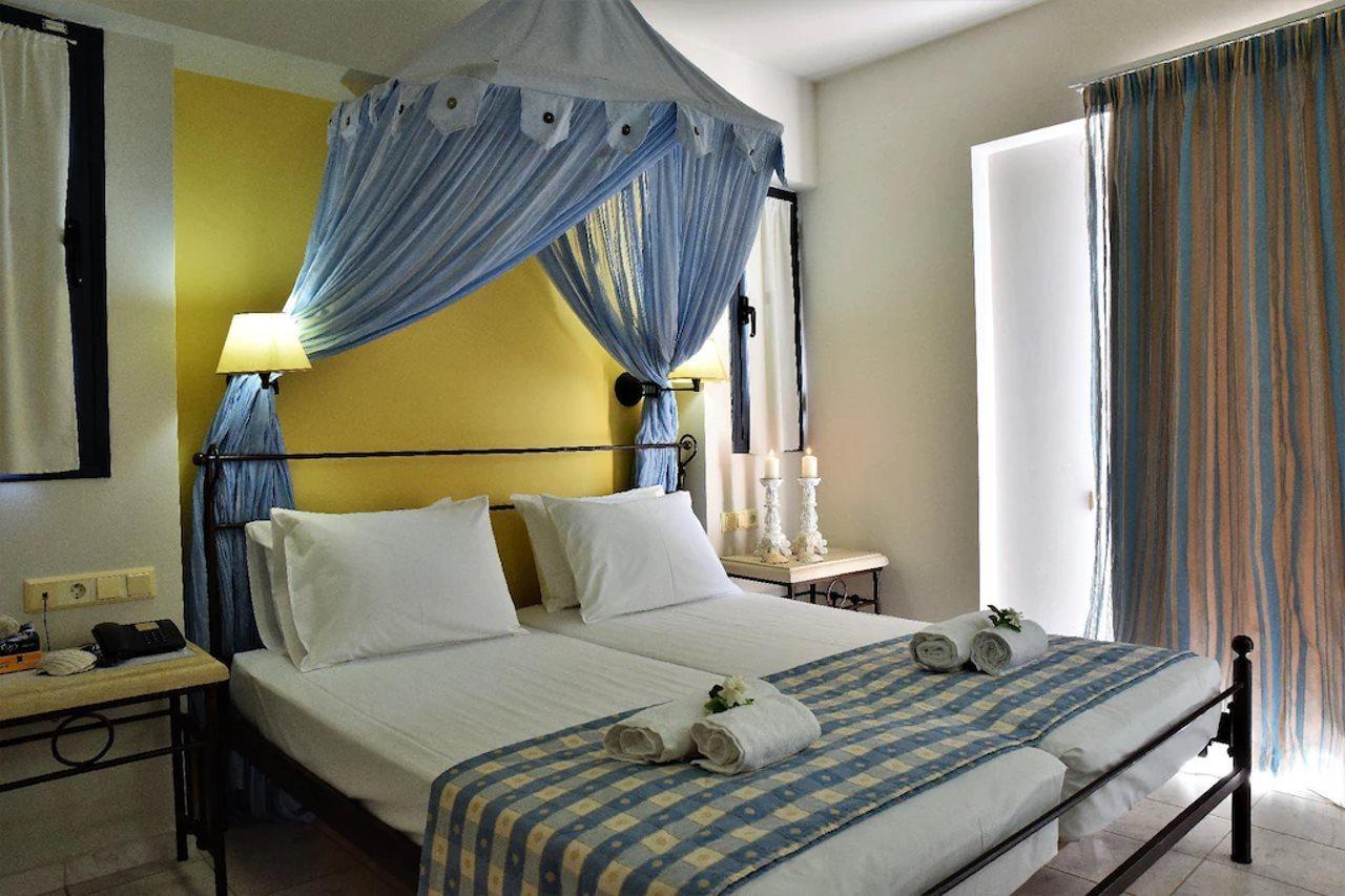 Aparthotel Golden Bay 3*
