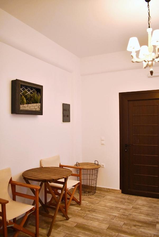 Tzamaros Studios Apartment Merichas