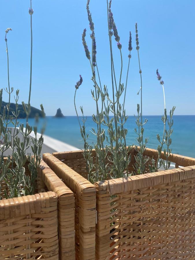 Nereides Agios Gordios (Corfu)