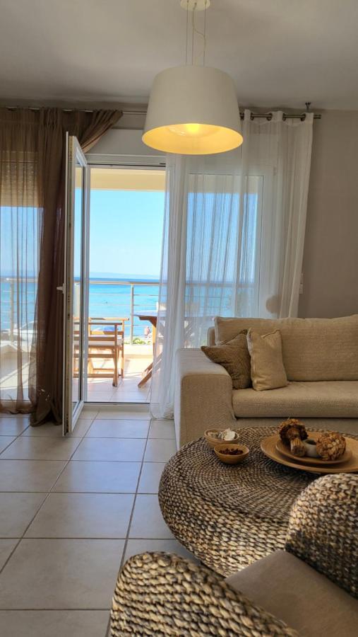 Evita Maisonette, Elegant Beachfront Apt, * Polychrono
