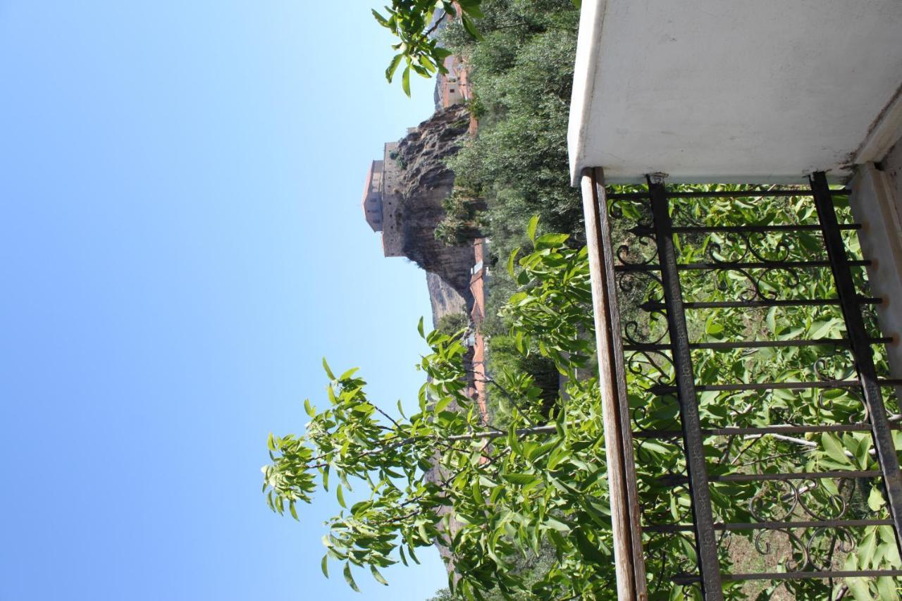 Karya Apartment *
