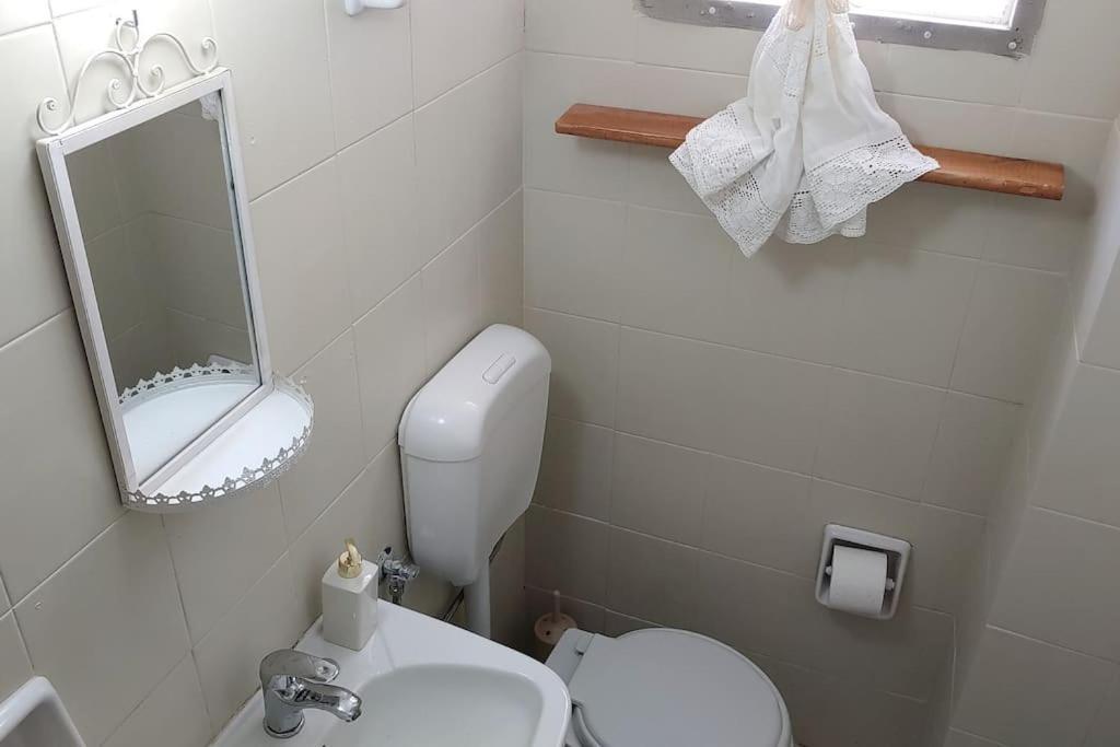 Giannos & Eleni Traditional In Center Apartment Adamantas (Milos)