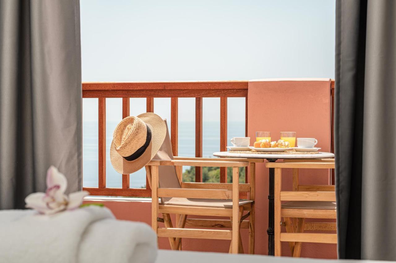 Hotel Naftilos 3*