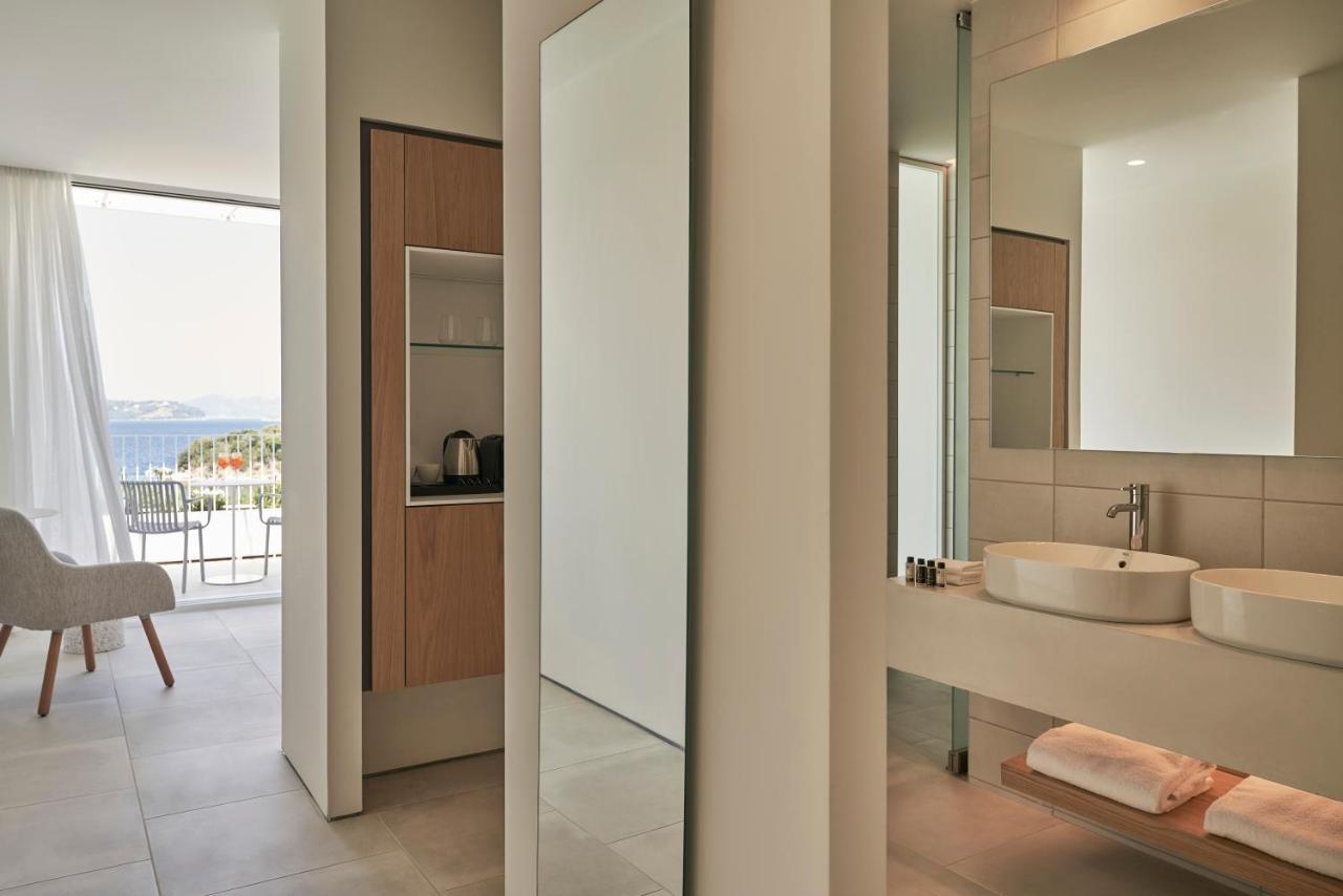 Hotel Radisson Plaza Skiathos 4*