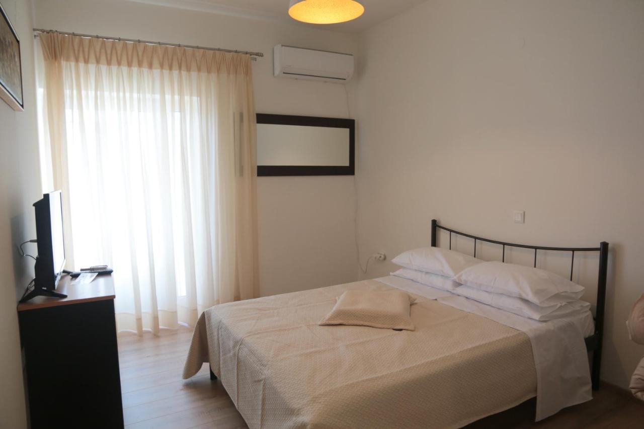 Ifigenias * Agios Petros (Lefkada)