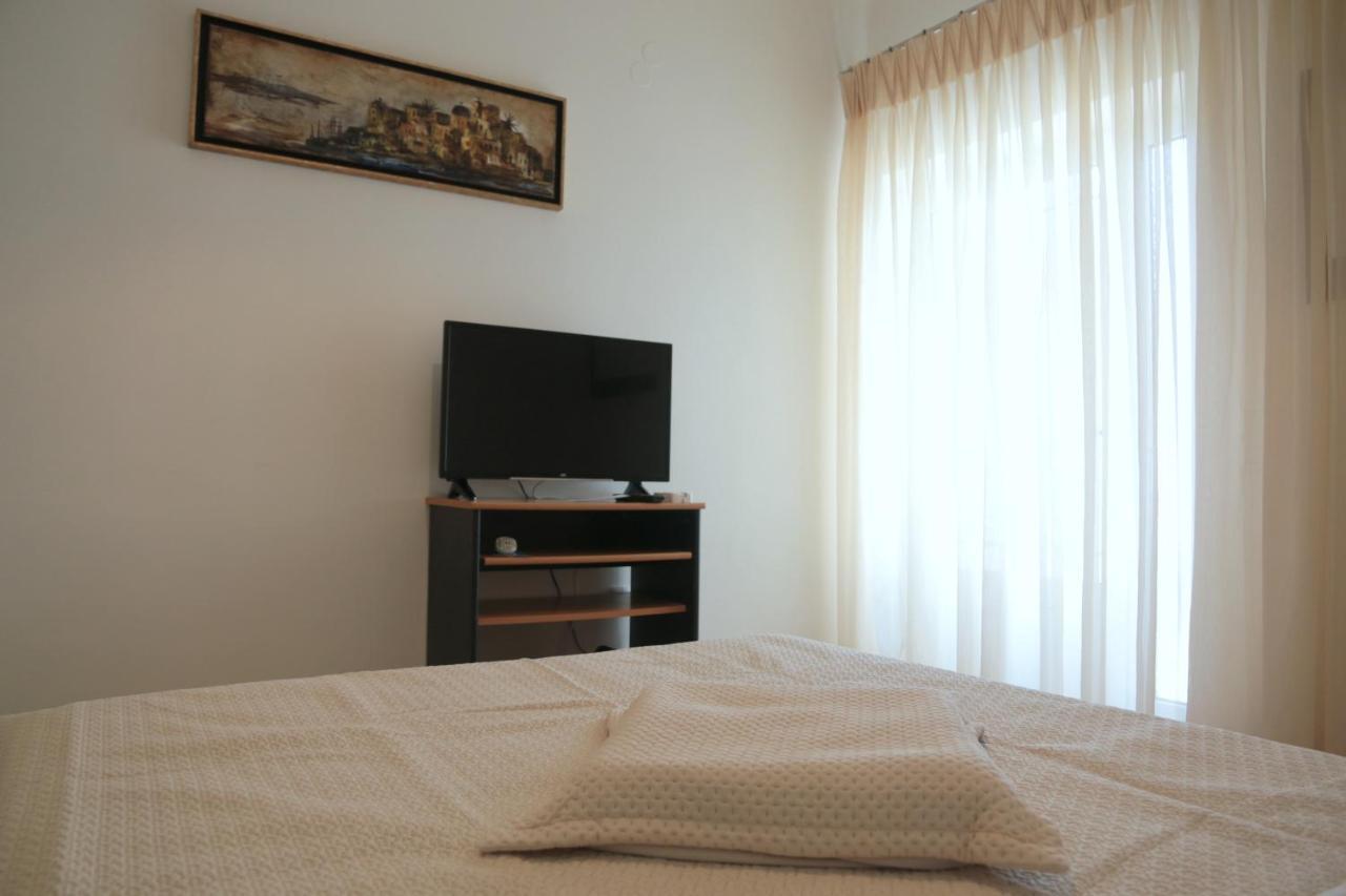 Ifigenias * Agios Petros (Lefkada)