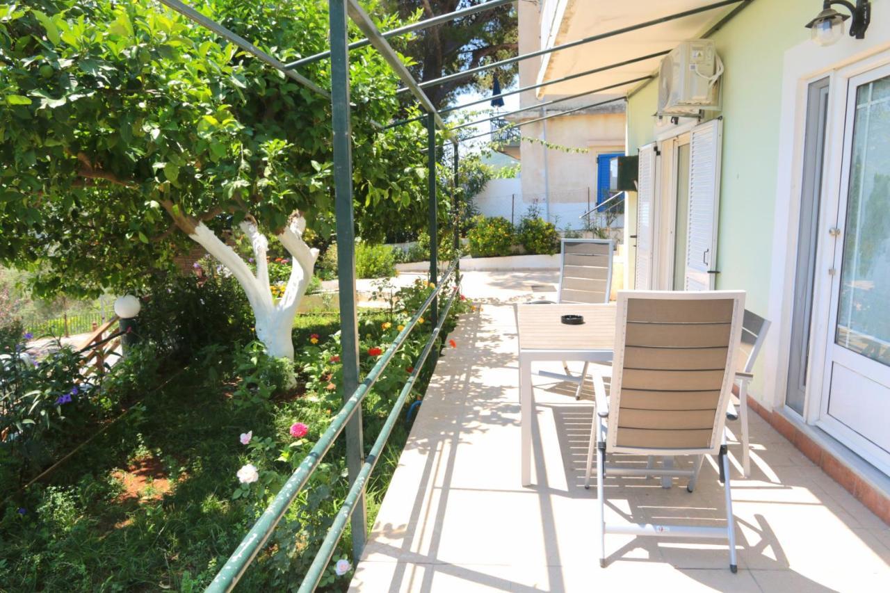 Ifigenias Agios Petros (Lefkada)