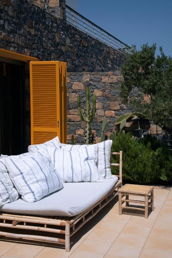 Aiolos: Above The Sea, Within Villa *