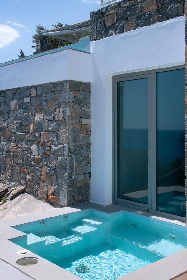 Aiolos: Above The Sea, Within Villa