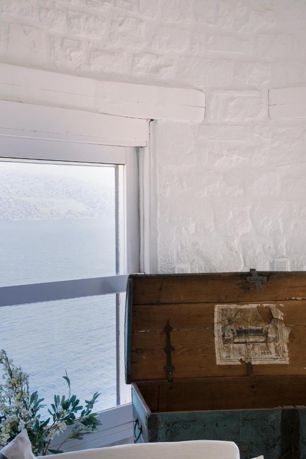 Aiolos: Above The Sea, Within Villa Agios Nikolaos (Crete)