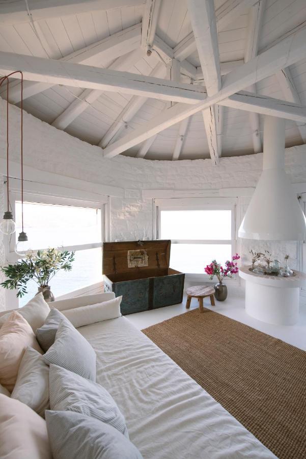 Villa Aiolos: Above The Sea, Within