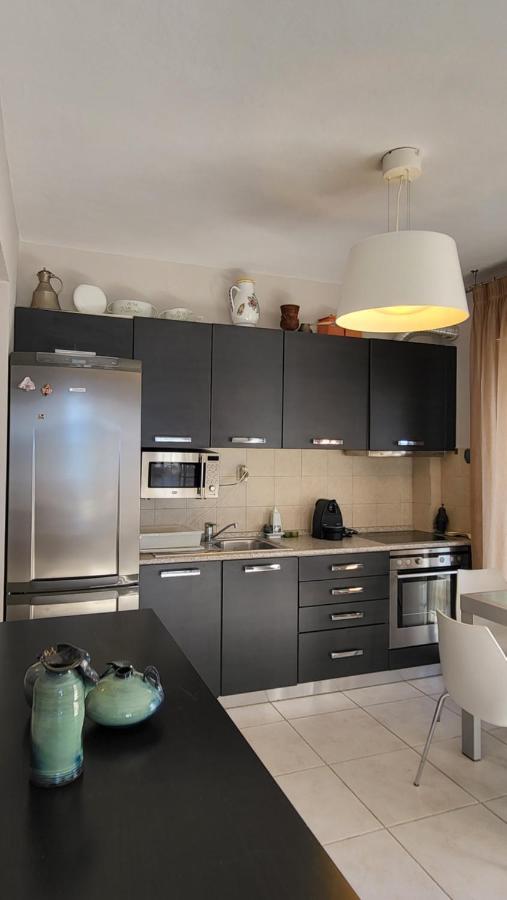 Evita Maisonette, Elegant Beachfront Apt, *