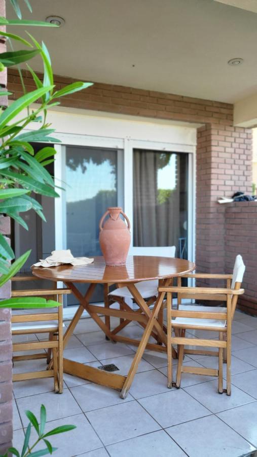 Evita Maisonette, Elegant Beachfront Apt, *
