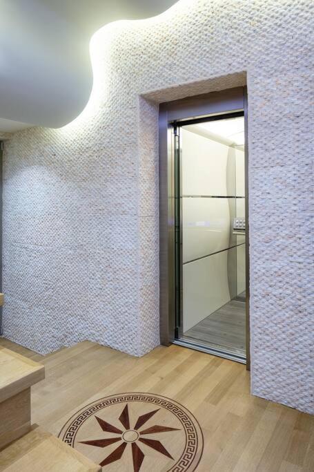 Apartment Ni President Suite, Demani President