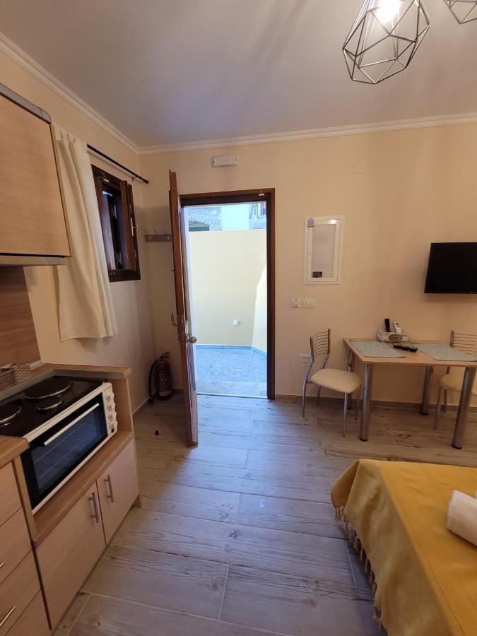 Kleanthi And Kostas Studios Apartment Symi