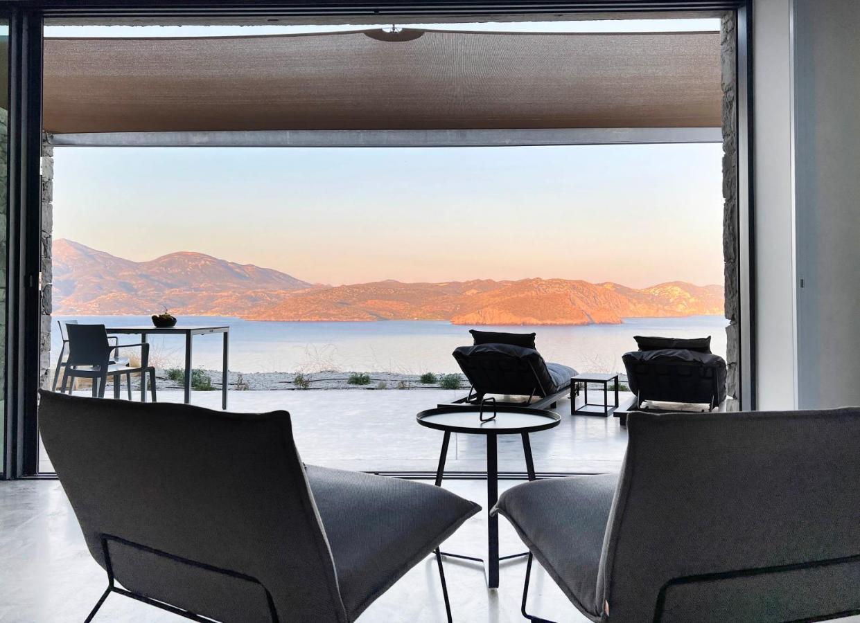 Echoes Milos Apartment *
