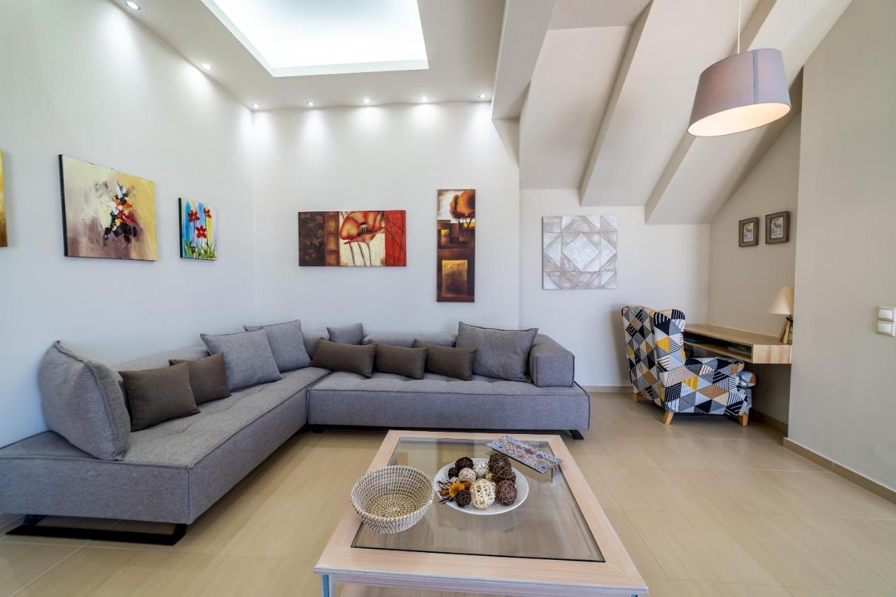 Thomas House - Private Pool - Sleeps 6 Villa