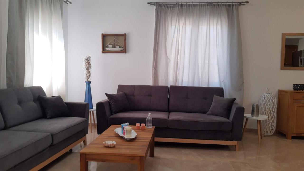 Georgia's Quality * Parikia (Paros)