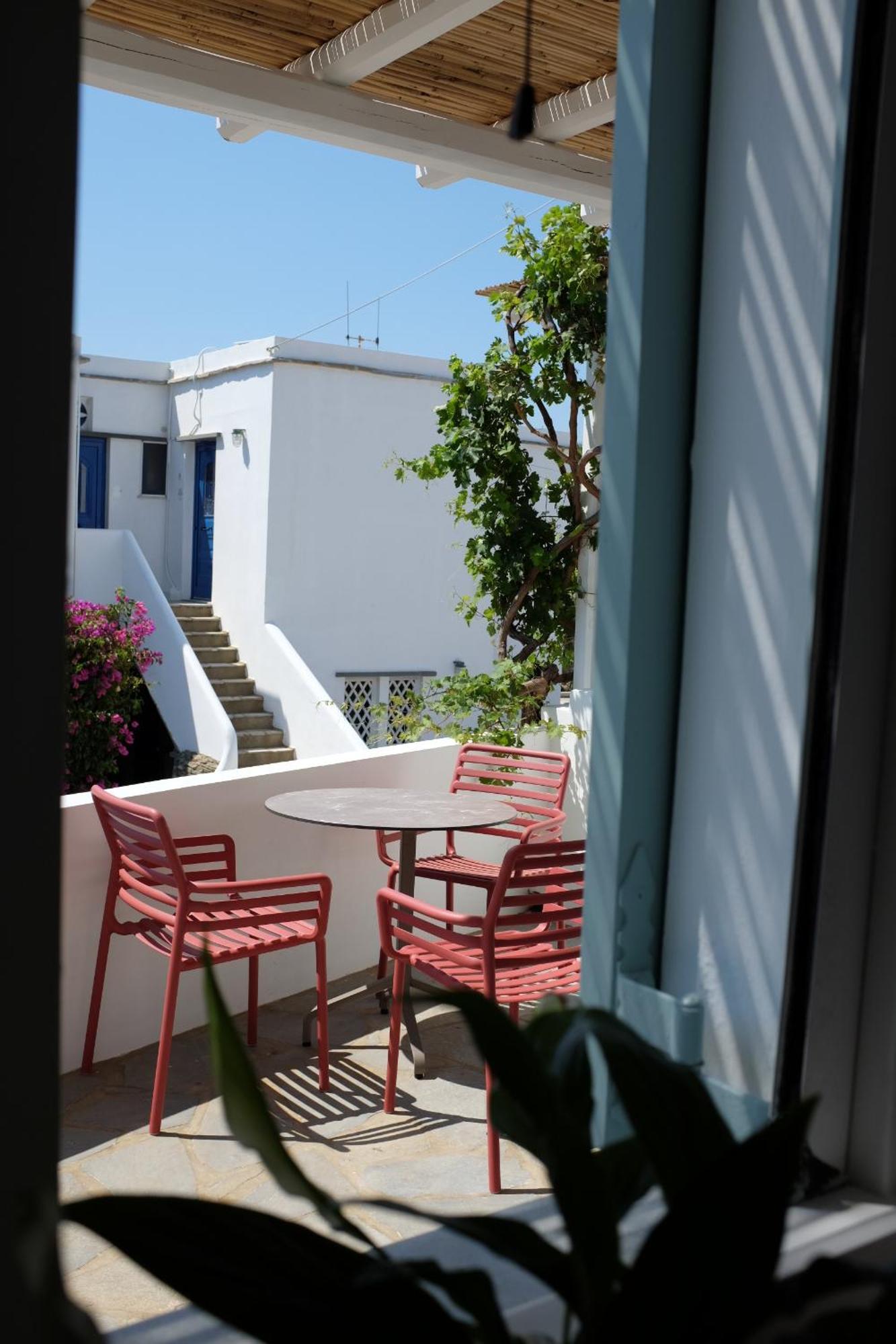 Ark Tinos *