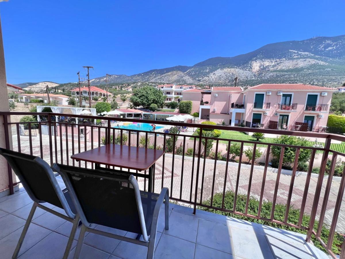 Aristomenis Studios Aparthotel Vlachata