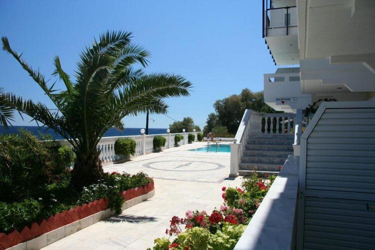 Ostria Seaside And Aparthotel 4*