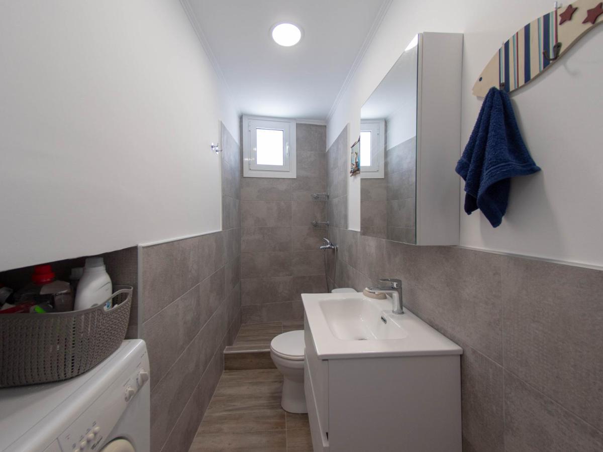 Apartment Up The Stairs Renovated With Sea View Poros Town