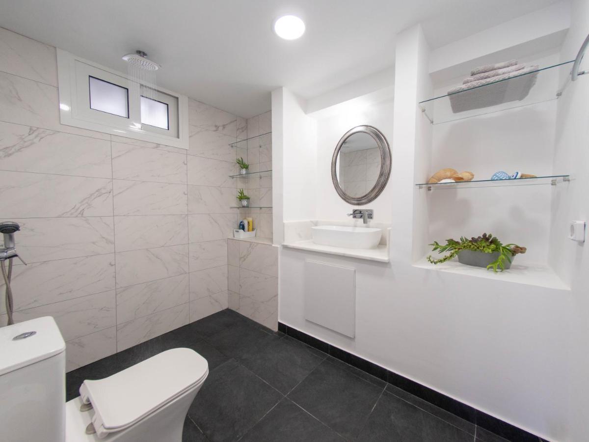 Apartment Up The Stairs Renovated With Sea View Poros Town