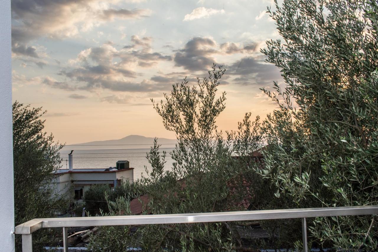 Apartment Nina's Villa, Cosy Seaview Retreat *
