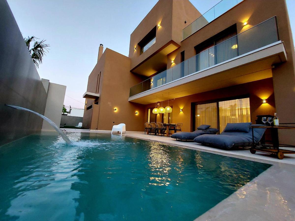 Salina - With Private Heated Eco-pool, Sauna & Jaccuzi Hot Tub *