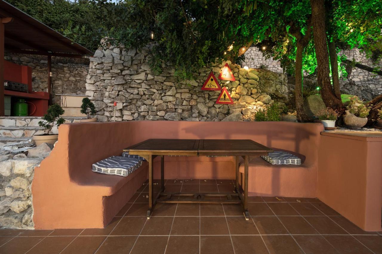 Villa Felix With Magic View *