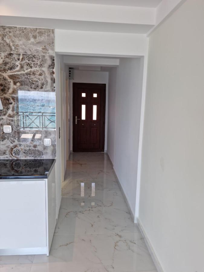 Lux Sea Front Avra Apartment