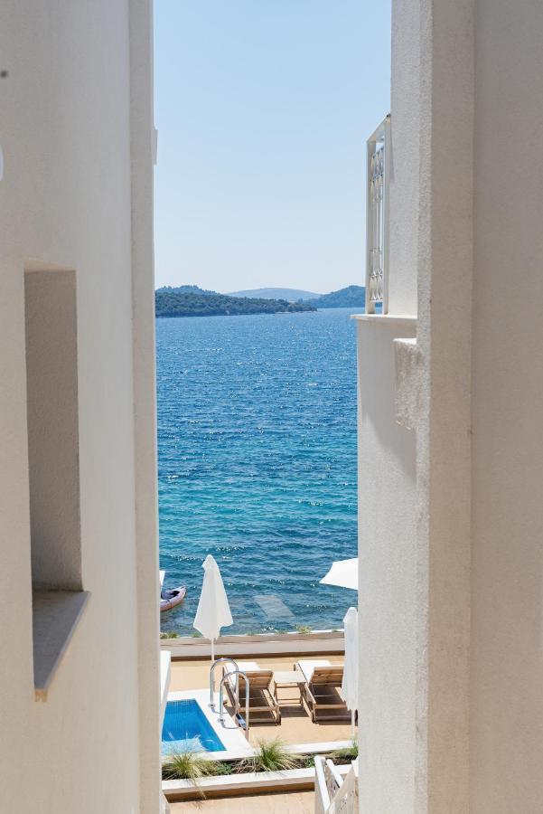 Greek House Complex B6 *