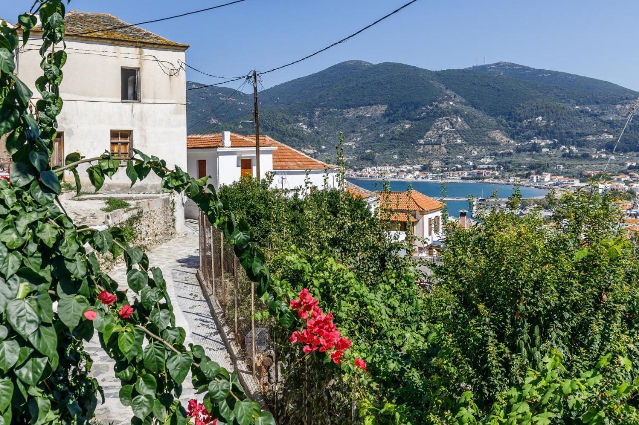 Breezy Rooftop House Holiday home