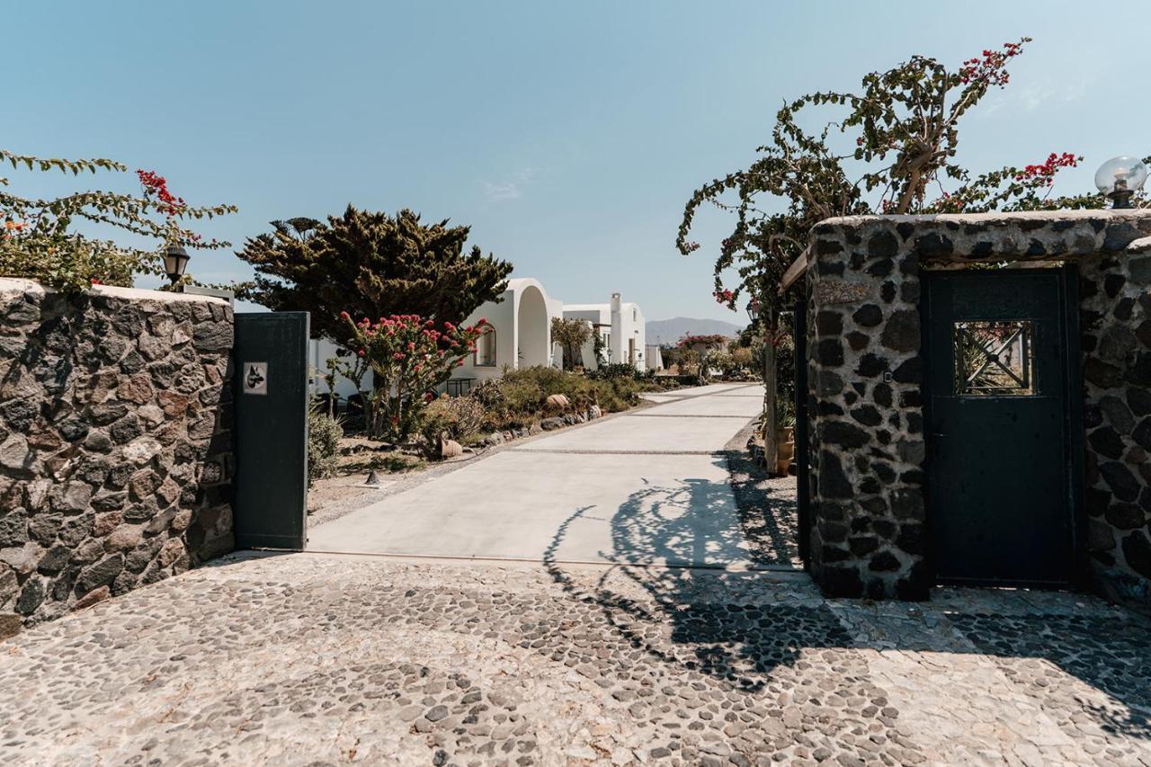 Echo * Fira (Santorini)