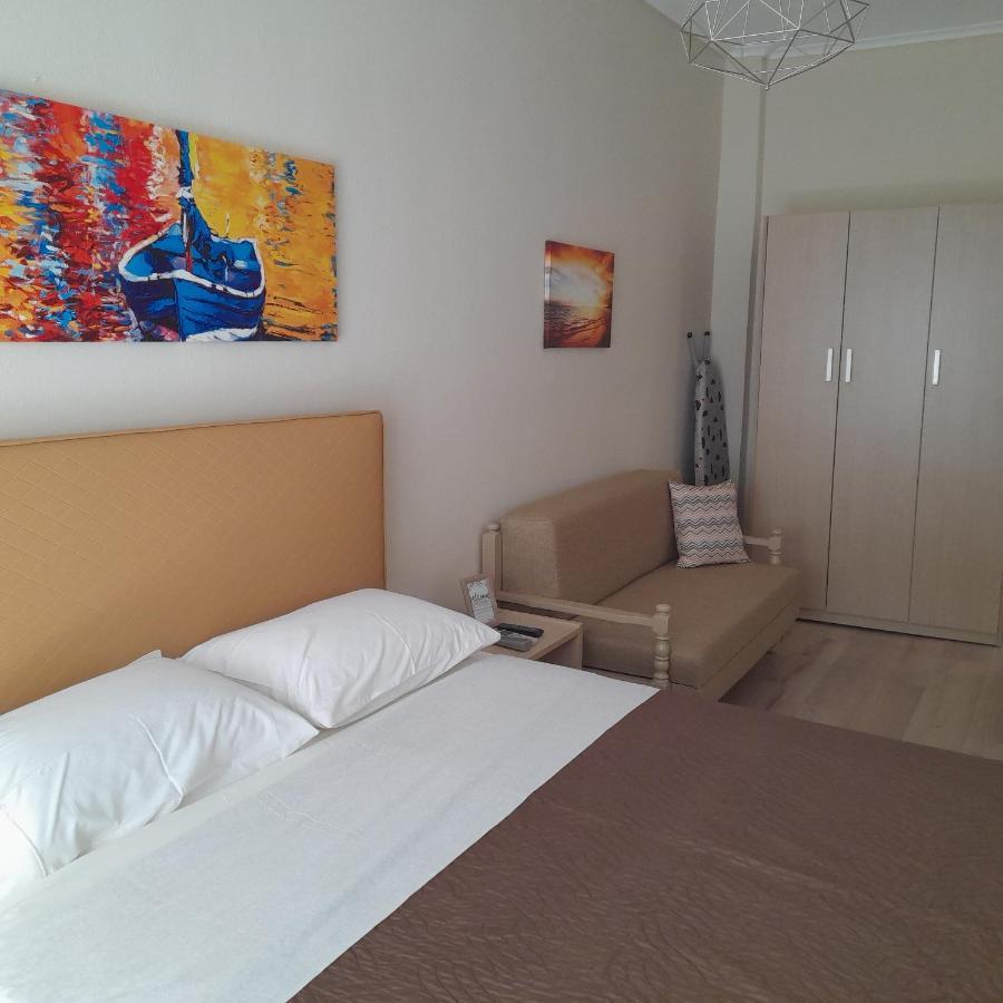 Apartment Zefi's Nea Peramos (Macedonia)