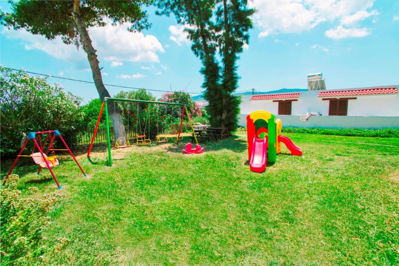 Aparthotel Ampavris Family 3*