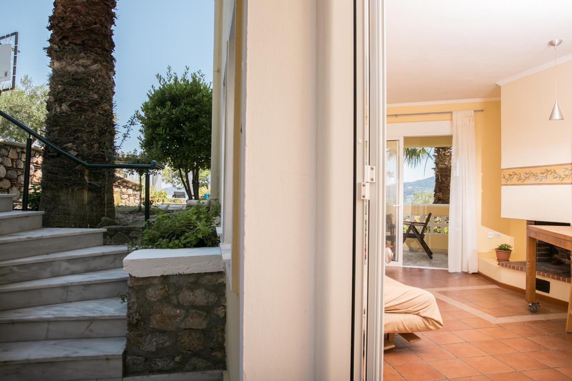 Porto Valitsa Guest house 2*