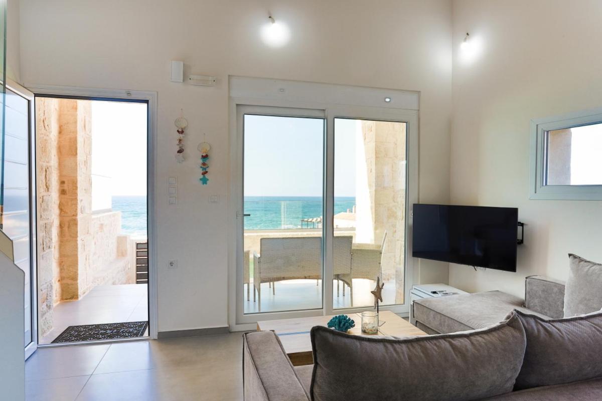 Lucia Beachfront Holiday home *