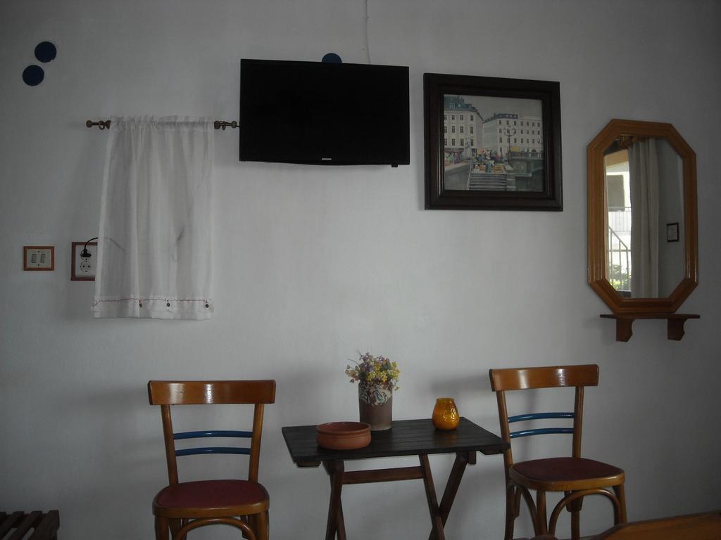 Studios Oasis Apartment Neos Marmaras