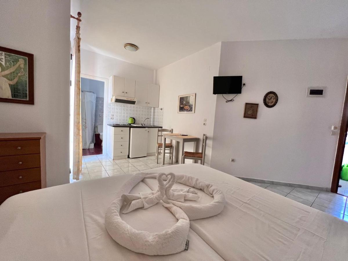 Aristomenis Studios Aparthotel *