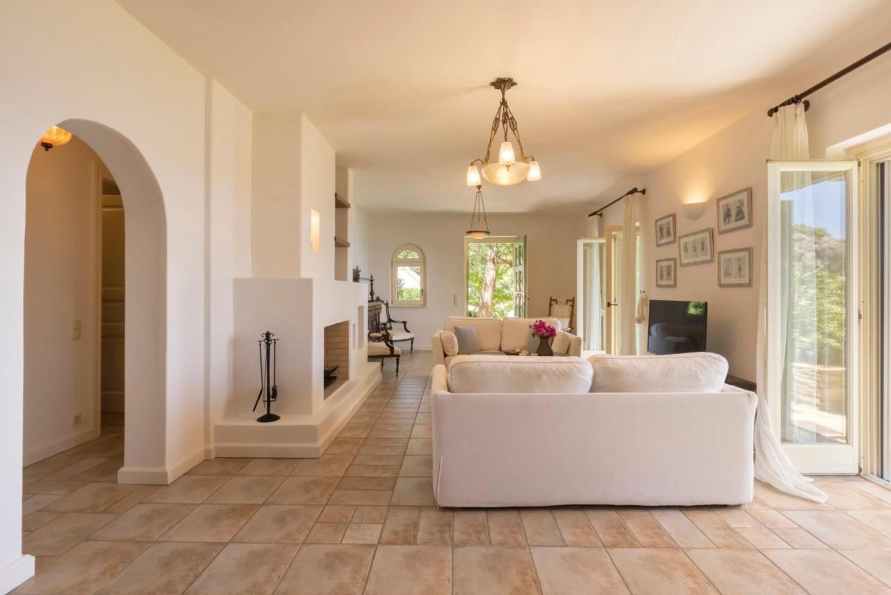 Sun-rock House By The Sea Holiday home Stenies