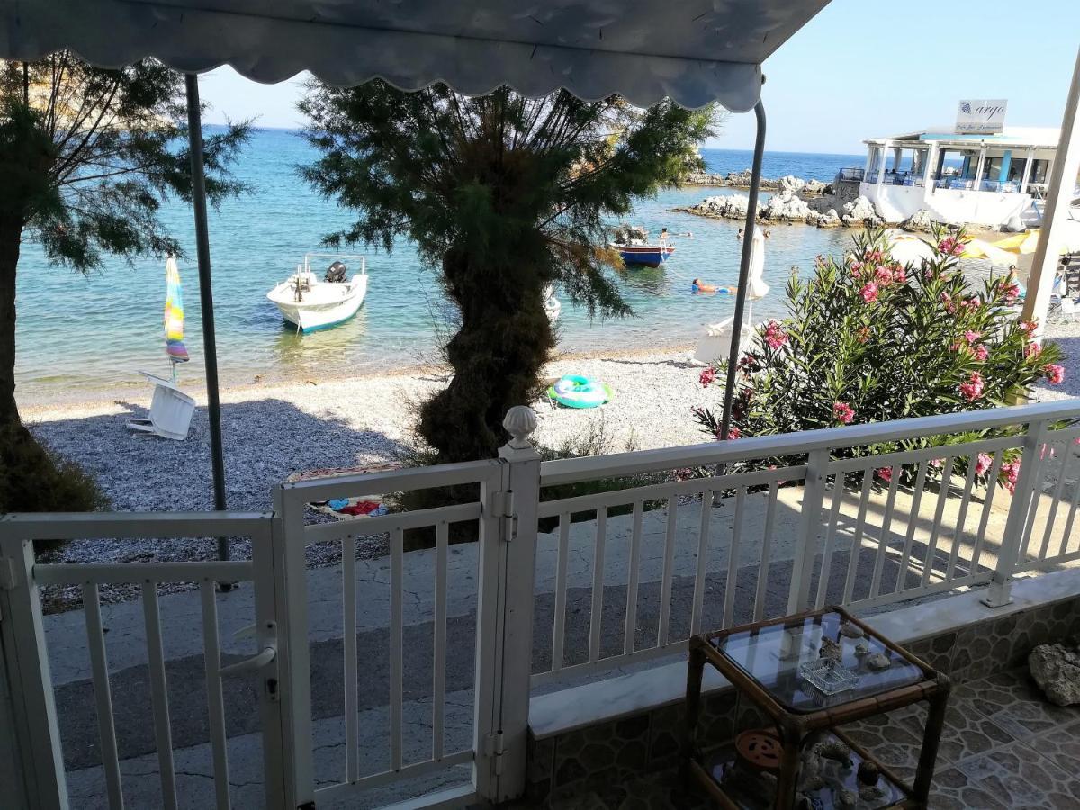 Holiday home Stamatia's House Haraki