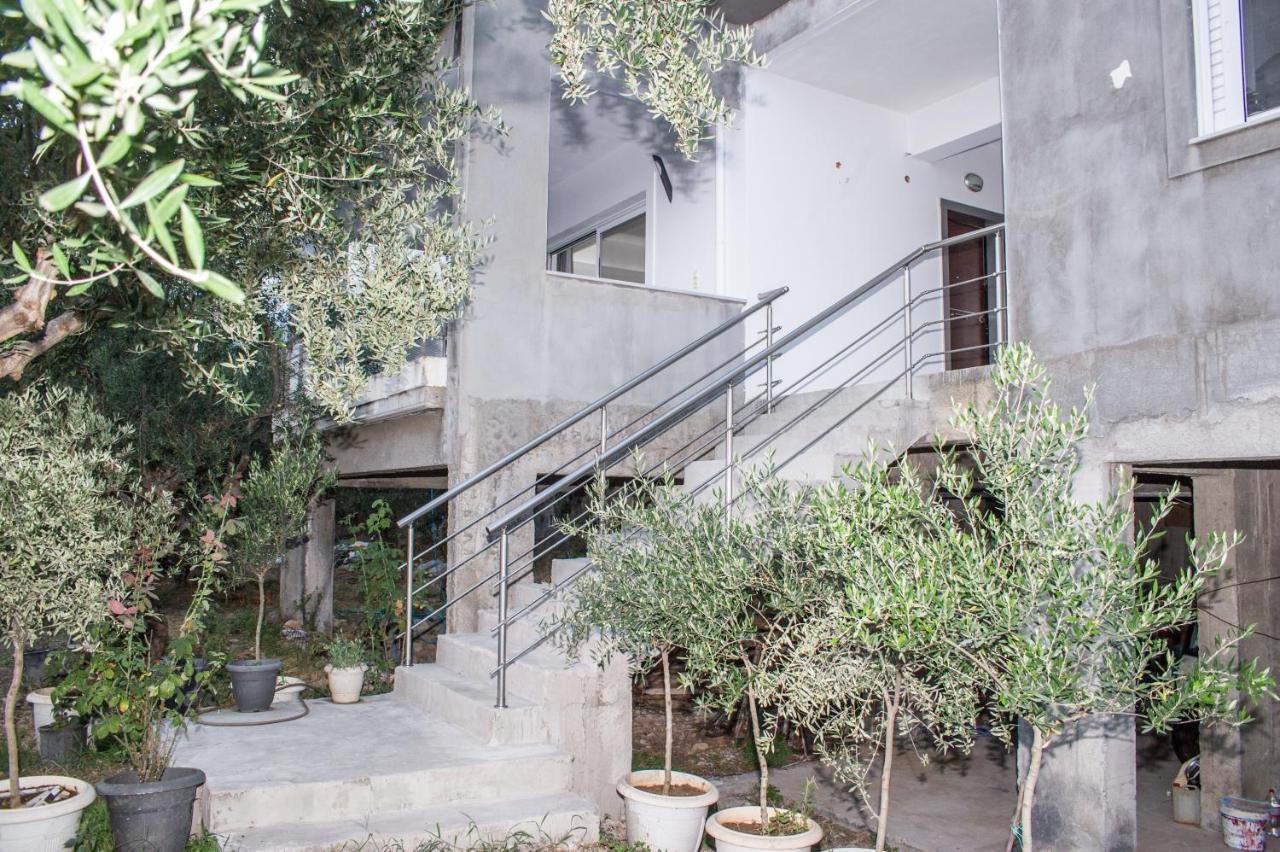 Nina's Villa, Cosy Seaview Retreat Apartment *