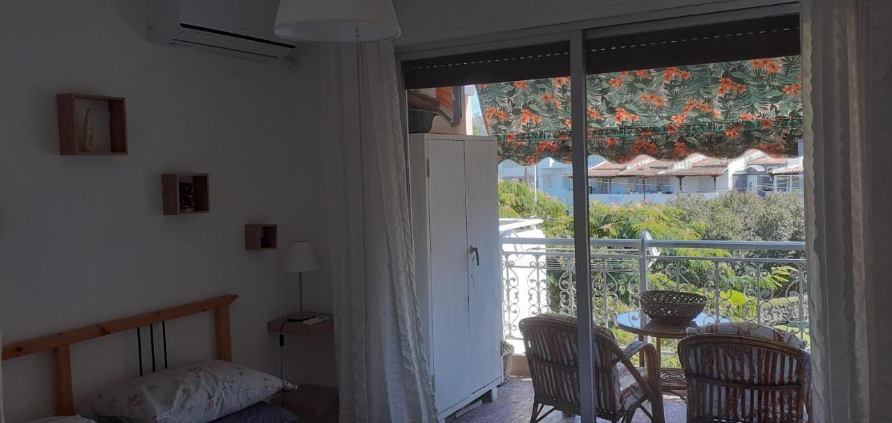 Poseidon Apartment *