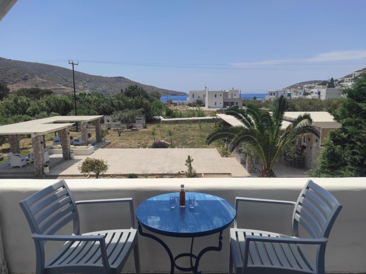 Le Grand Bleu Guest house *
