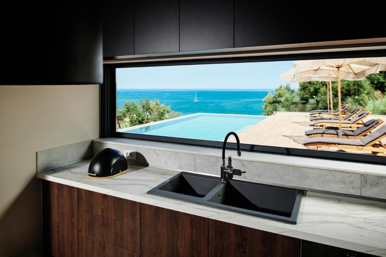 Althea Lavish Estate - & *
