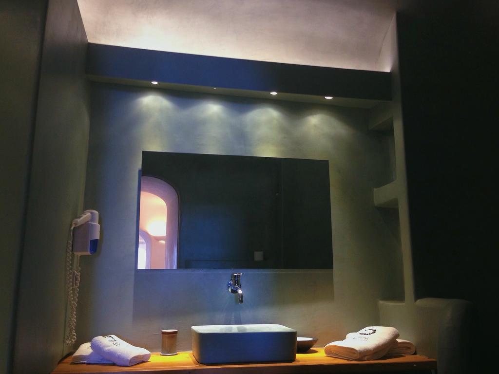 Altana Cliffside Villa *