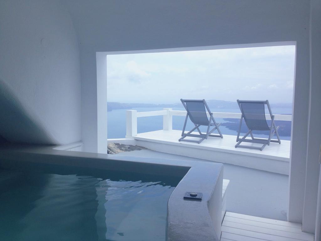Altana Cliffside Villa *